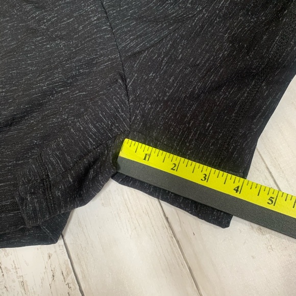 32 degrees Black/Dark Gray Pull on Fleece Shorts - Picture 10 of 11